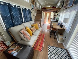 Smart TV, fireplace, DVD player, books