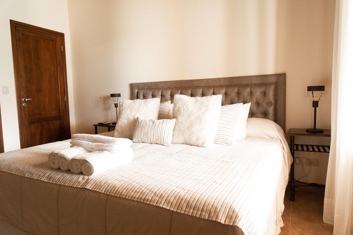 Premium bedding, in-room safe, free WiFi, bed sheets