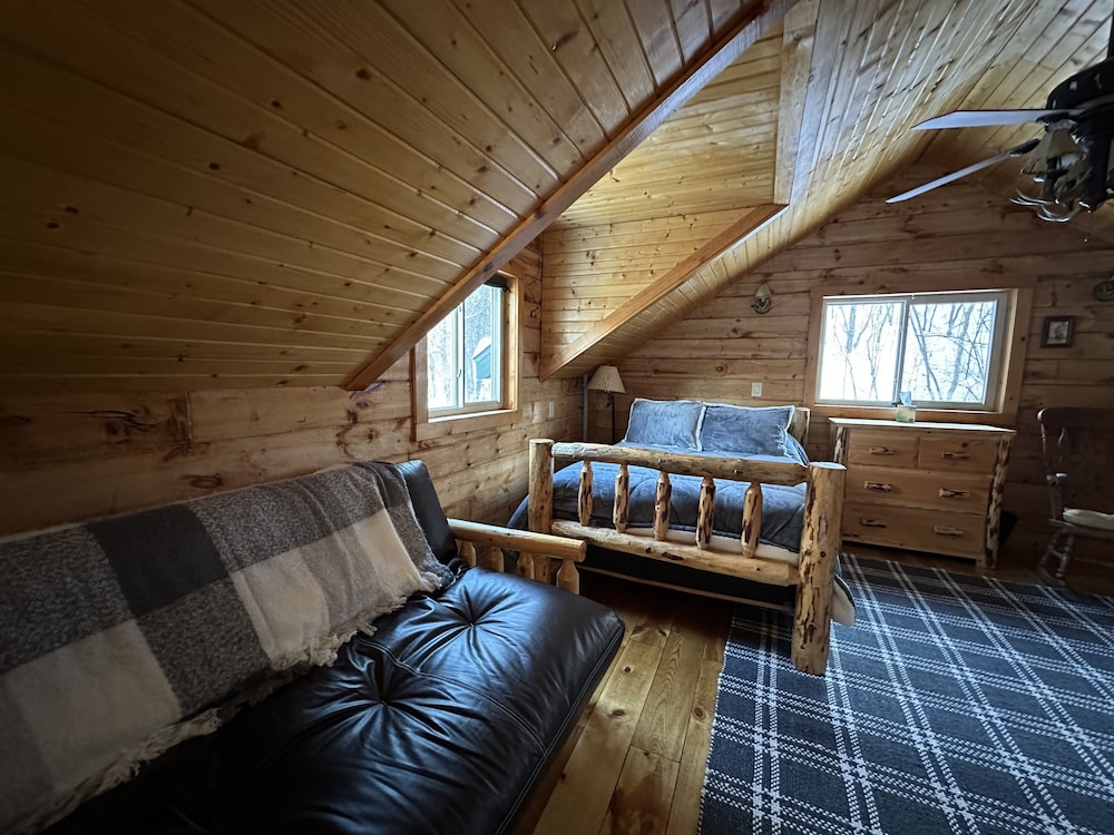 Maplewood Cabin: Secluded Romance with Private Hot Tub while Star ...