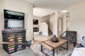 Interior - Stylish 3BR Condo in DT Canmore (Canmore)