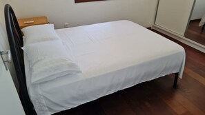Honeymoon Penthouse, Sea View