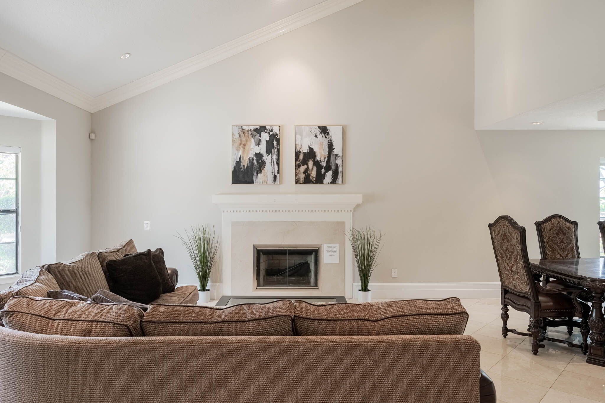 Scenic City Views near DISNEYLAND and DTLA (sleeps 16)