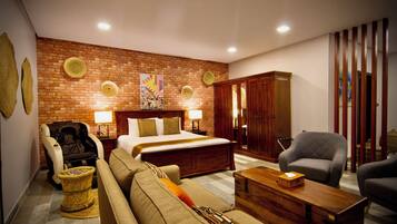 Superior King Suite with Private Pool | Minibar, in-room safe, individually decorated, individually furnished