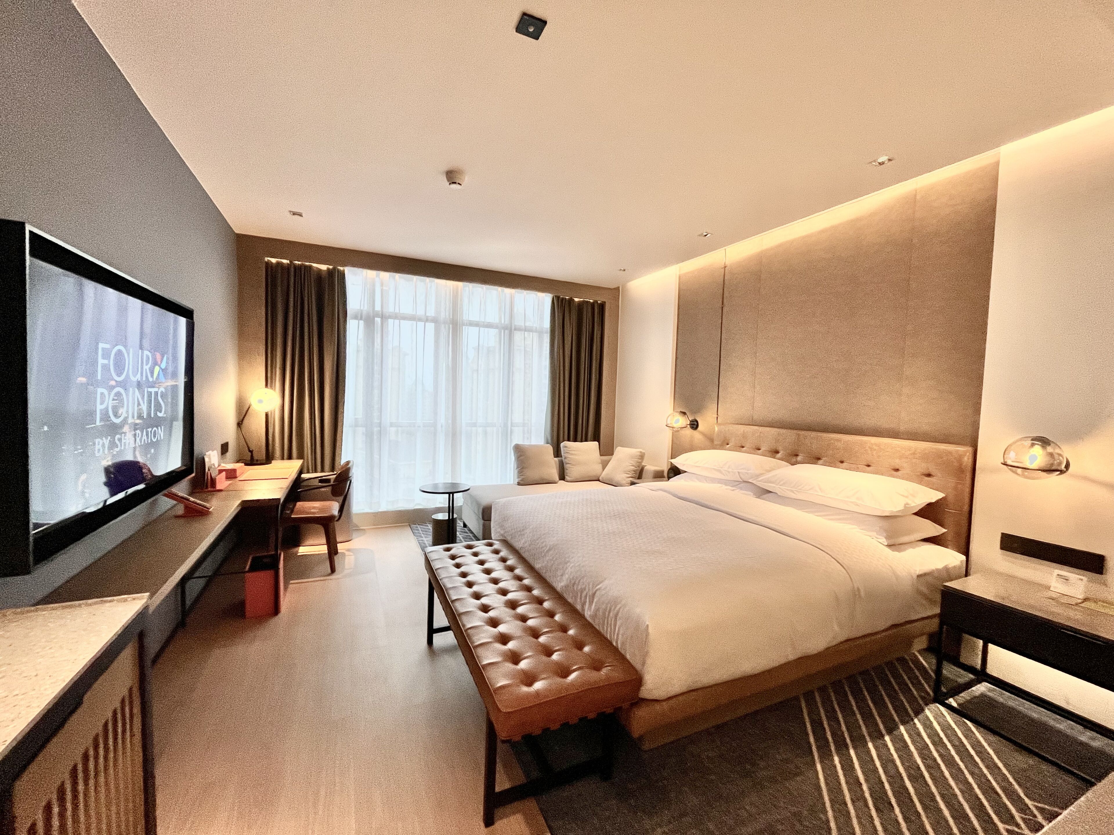 Habitación, 1 cama King size, vista a la ciudad | Ropa de cama de alta calidad, edredón, camas Select Comfort y minibar 