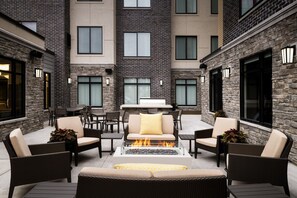 BBQ/picnic Area - Residence Inn by Marriott Rochester Mayo Clinic Area South (Rochester)