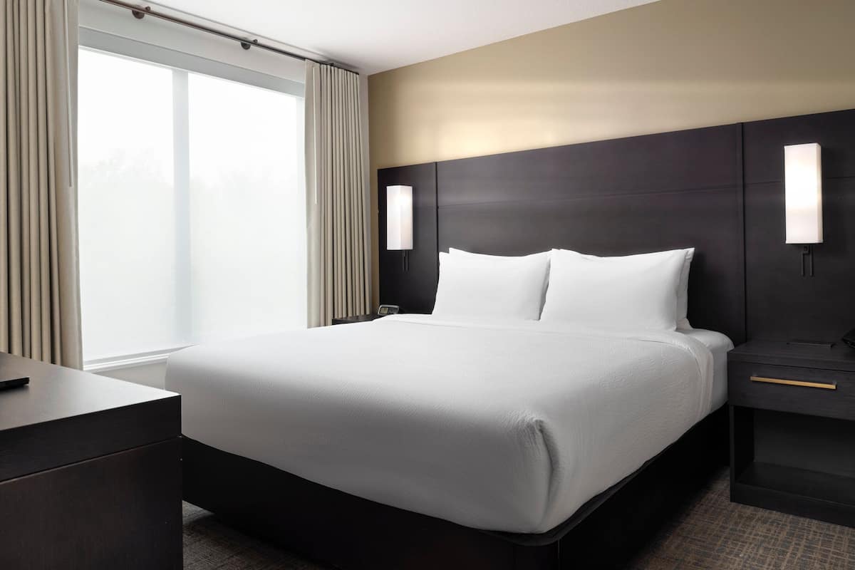 Suite, 1 kamar tidur (View) | Seprai premium, selimut bulu angsa, dan bantalan ekstra lembut