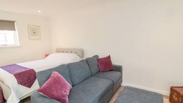 Cottage | 1 bedroom, individually decorated, individually furnished, free WiFi