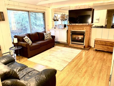 Spacious House short walk to Bills Stadium