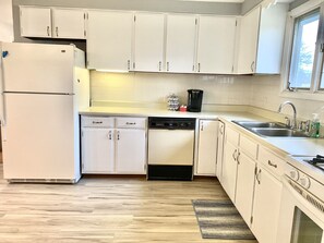 Fridge, microwave, oven, stovetop - Spacious House short walk to Bills Stadium (Orchard Park)