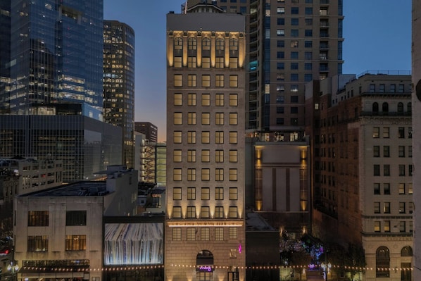 Exterior - Moxy Houston Downtown (Houston)