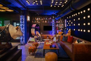 Bar (on property) - Moxy Houston Downtown (Houston)