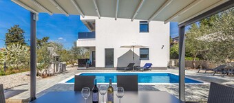 Villa LIO con piscina privada
