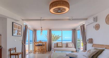 Villa Blanca Callao Salvaje. First line by the sea