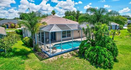 Villa Bookelia - 4 Bedroom Pool Home by Gulfcoast Holiday Homes