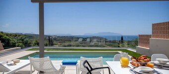 Villa Monolithi Lumiere