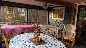 Outdoor dining - Four Bedroom Lakehouse on Winnepesaukee. Waterview, beach, and lots of parking. (Moultonborough)