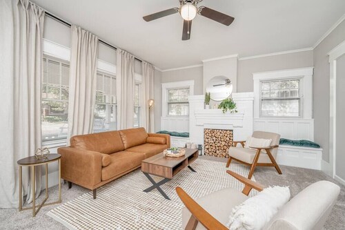 4 Bed 2 Bath Home by College Hill and Hospitals