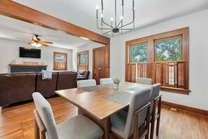 Dining - 3 Bed 1.5 Bath Home in College Hill By Hospital (Wichita)