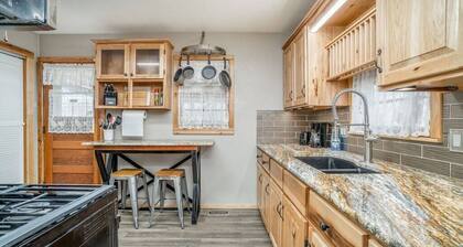 2 Bed 1 Bath Home w/2 Car Garage & Fenced Yard