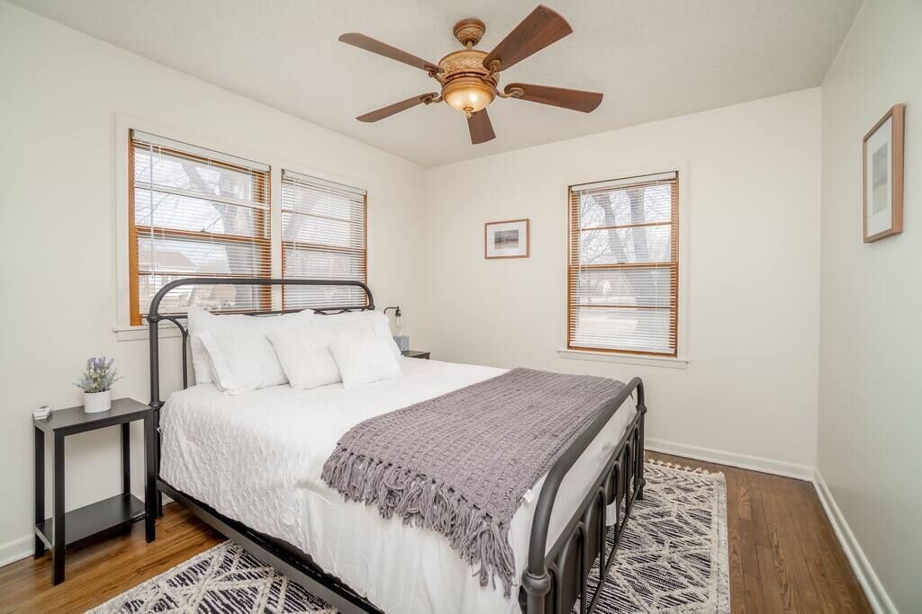 2 dormitorios, tabla de planchar con plancha, cuna de viaje y wifi