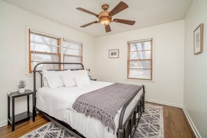 2 Schlafzimmer, Bügeleisen/Bügelbrett, Reisekinderbett, WLAN