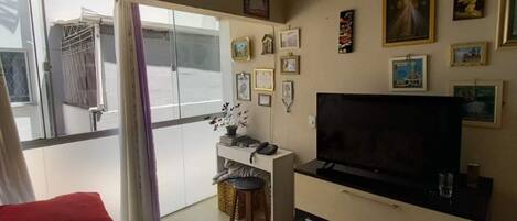 Economy-lejlighed | Opholdsområde | 40-tommers tv med digitale kanaler