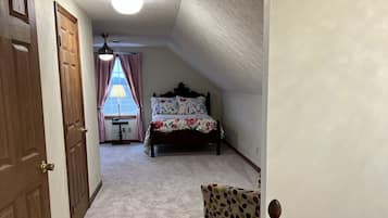 3 habitaciones, escritorio, tabla de planchar con plancha y wifi gratis