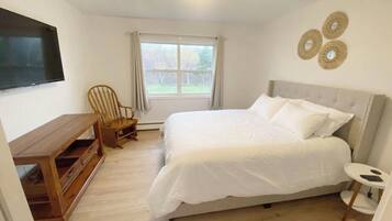 3 Schlafzimmer, Schreibtisch, Bügeleisen/Bügelbrett, Reisekinderbett