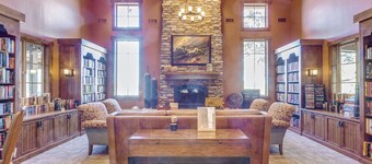 2 King Beds! Private Spa! 2 Bedroom & 2 Bathroom Home in Queen Creek!