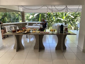 Desayuno continental incluido todos los días