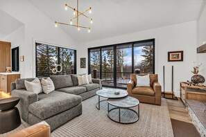 Télévision, cheminée