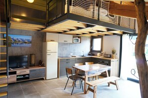 Refrigerador, microondas, horno, placa de cocina