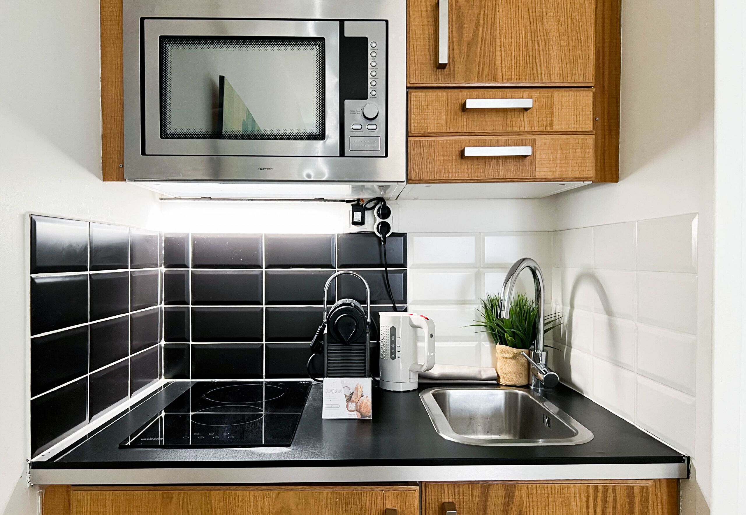 Fridge, microwave, coffee/tea maker, electric kettle