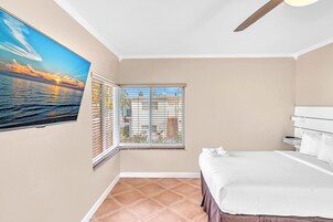 Apartamento | Caja fuerte, decoración individual, tabla de planchar con plancha