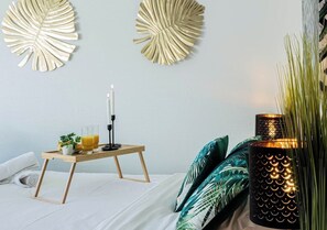 Silitysrauta/-lauta, ilmainen Wi-Fi, vuodevaatteet