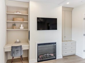 Interior - Luxury townhome - Rooftop Patio - Hot Tub (Charlottetown)