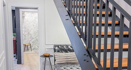 Luxury townhome - Rooftop Patio - Hot Tub