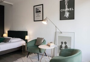 Fer et planche à repasser, Wi-Fi gratuit, draps fournis