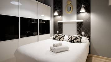 Een strijkplank/strijkijzer, gratis wifi, beddengoed