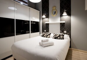 Fer et planche à repasser, Wi-Fi gratuit, draps fournis