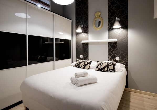 Ferros/tábuas de passar roupa, Wi-Fi de cortesia, roupa de cama