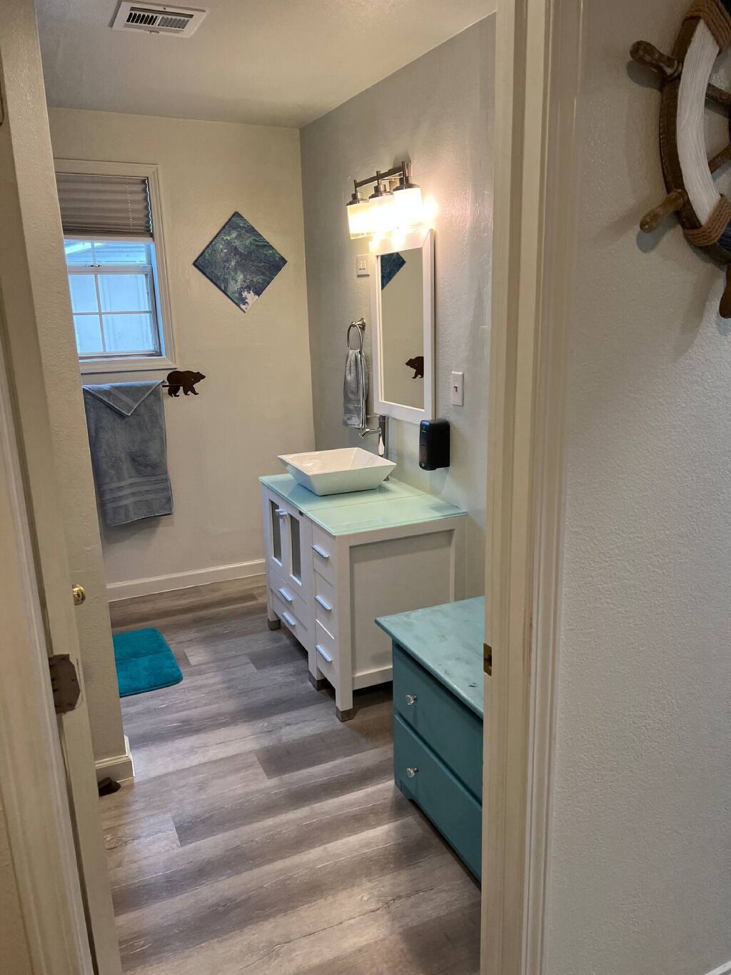 Combined shower/tub