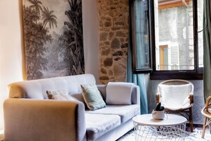 TV - Bohème au cœur de la vieille ville (Annecy)