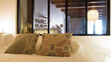 Iron/ironing board, free WiFi, bed sheets