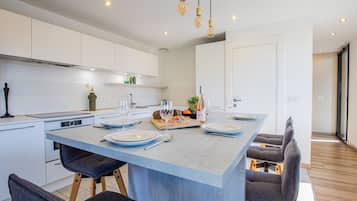 Fridge, microwave, oven, dishwasher