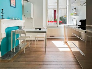 Réfrigérateur, micro-ondes, four, lave-vaisselle