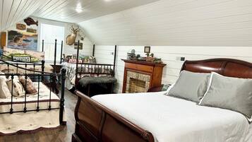 3 bedrooms, desk, iron/ironing board, travel crib