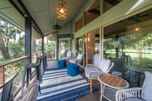 Fabulous 5 BR/3.5 BA on 17th Fairway! Screen Porch! Amenity access included