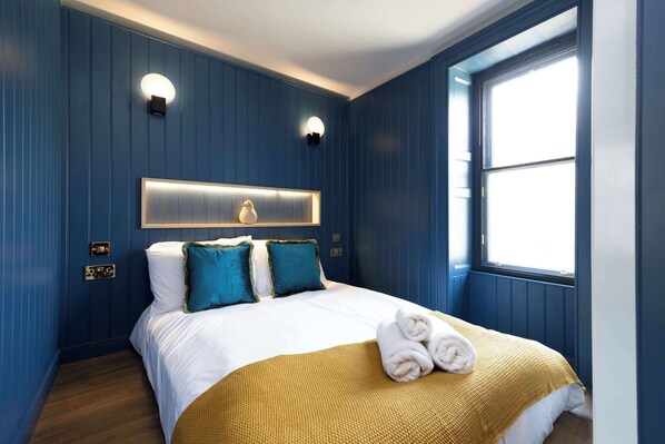 2 室のベッドルーム、アイロン / アイロン台、WiFi、ベッドシーツ