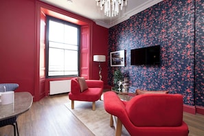 薄型テレビ、書斎 / ワークスペース